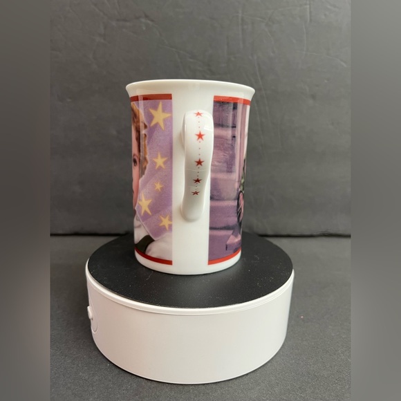 VINTAGE ~ SHIRLEY TEMPLE COLLECTOR MUGS - Picture 5 of 7